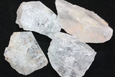 Bergkrystall råsteinsbit 4 til 6cm