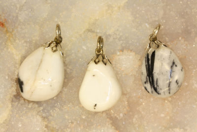 Calcitt zebra tulipananheng med sølvfarget topp ca 2.5cm