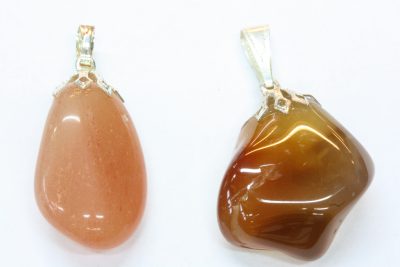 Carneol tulipananheng  sølvfarget topp 2 til 3cm