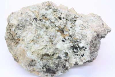 Chiavenitt på Analcim fra Tuften i Tvedalen 0.66kg 10x13cm
