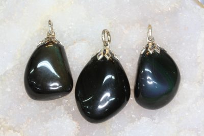 Obsidian sølv tulipananheng med sølvfarget topp ca 2.5cm