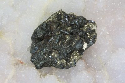 Tetrahedritt krystaller A på moderstein 60g 3×3.5cm fra Casapalca Mine i Peru.