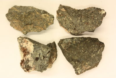 Chalcosin råsteinsbit fra Sacatoa i Arizona ca 3cm