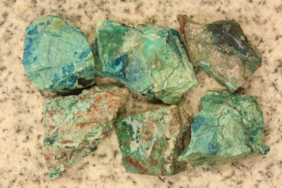 Chrysocolla råsteinsbit fra Chile 4 til 5cm
