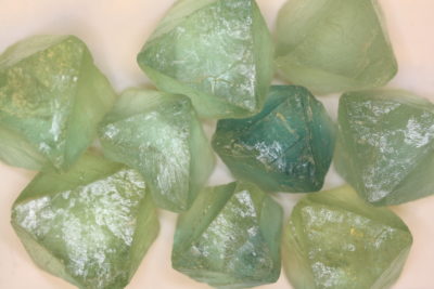 Fluoritt octaeder grønn 2 til 3cm