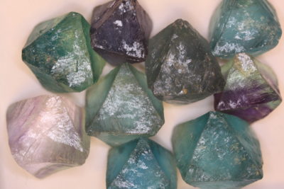 Fluoritt octaeder fiolett  2 til 3cm