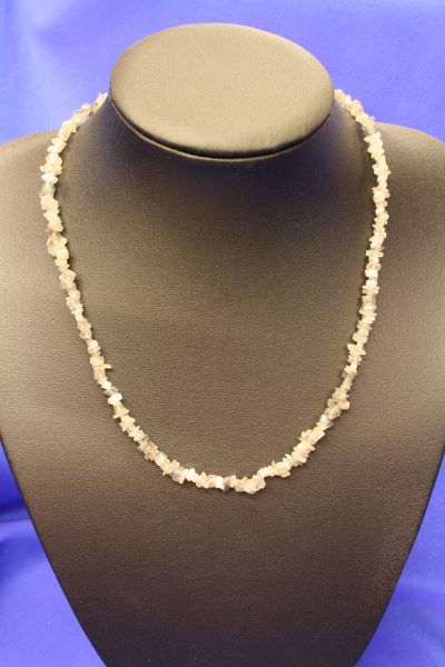 Månestein regnbue chipskjede 45cm med lås.