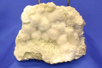 Okenitt med prehnitt fra Poona i India 0,6kg 10x12cm