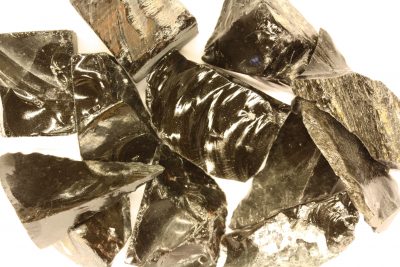 Obsidian sort råsteinsbit 2 til 3cm