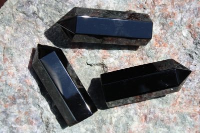 Obsidian sort generator ca 7cm høy