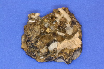 Andraditt granat fra Grua på Lunner  Norge 180g 5.5×6.5cm