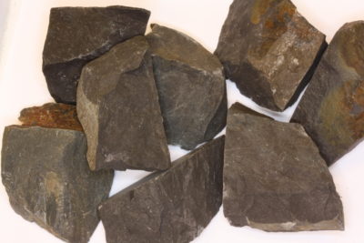 Groruditt råsteinsbit ca 3cm