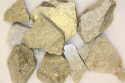 Mikroklin rå stein 3 til 5cm