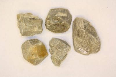 Mikroklin krystall 2 til 3cm