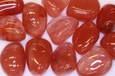 Obsidian rød syntetisk polert ca 2.5cm