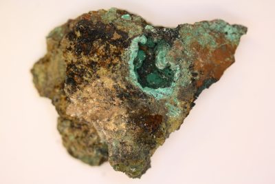 Malakitt krystaller på moderstein 90g 5x7cm fra Kolwezi Shaba Zaire