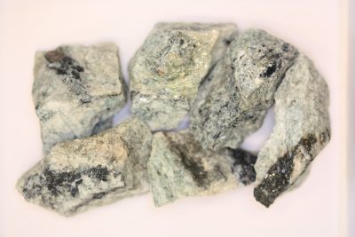 Lazulitt råsteinsbit ca 4cm