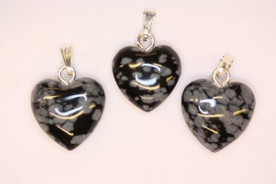Obsidian snefnugg hjerteanheng 20mm x 10mm tykt
