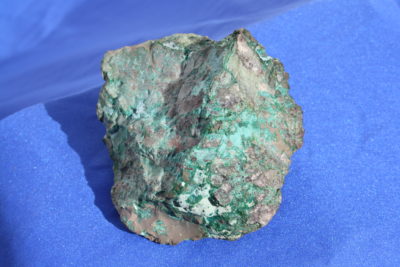 Chrysocolla fra Morenci Arizona 240g 7x8cm