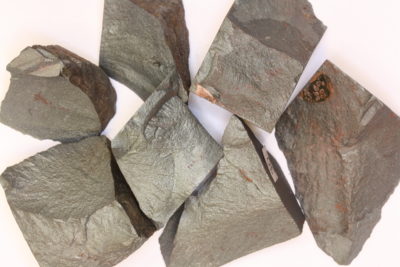 Blodstein råsteinsbit ca 3cm