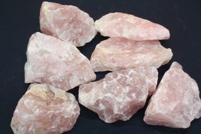 Rosenkvarts råstein  200 til 300g  6 til 9cm fra Brasil