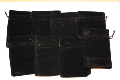 Smykkepose sort velur 6.5×9.5cm