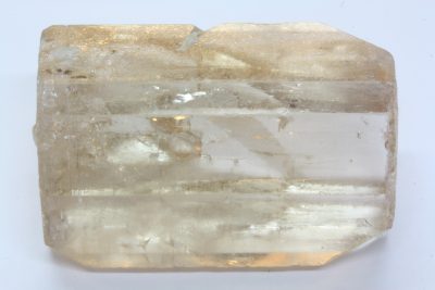 Topas gyllen krystall 126ct 17 x 32mm  fra Afghanistan