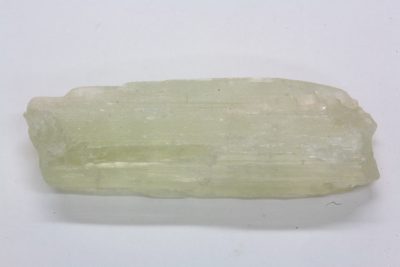 Triphan krystall 31.7ct 33mm lang