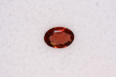 Granat rød fasett slipt oval 0.79ct