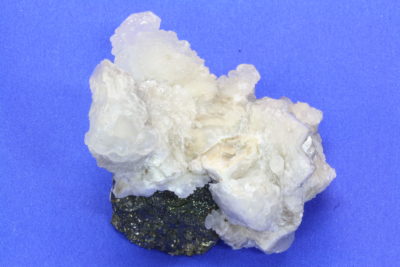 Calcitt på chalcopyritt 190g 6x6cm fra San Martin i Mexico