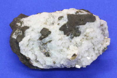 Chabazitt 0.5kg 6x10cm fra Runavik på Eysturoy Færøyene