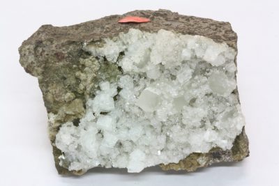 Chabazitt, Analcim 80g 3x5cm fra Monastir på Sardinia Italia