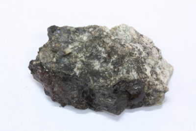 Fergusonitt og Almandin 7g 2×3.5cm fra Iveland Norge