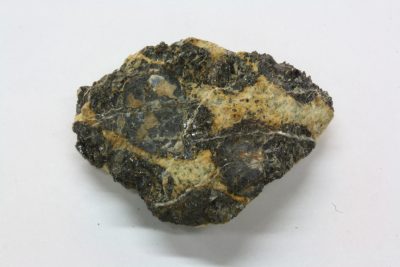 Chromitt i serpentin A 8g 22x28mm fra Australia
