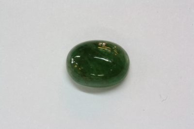 Smaragd cabochon 1.27ct 5.9×7.9mm 3.7mm tykk