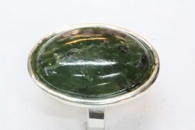 Jade Nepheritt justerbar sølvring med 18x25mm stein