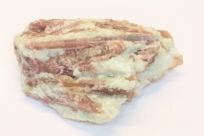 Rubellitt i albitt ( Rosa turmalin) 210g 5.5x9cm fra Minas Gerais i Brasil