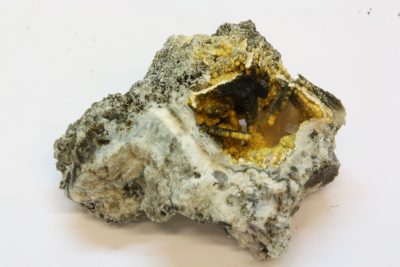 Chiavennitt A 14g 3.5x4cm fra Tuften quarry i Tvedalen, Norge.