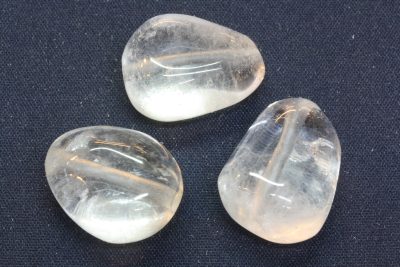 Bergkrystall steinanheng langsboret med 2mm hull ca 2cm