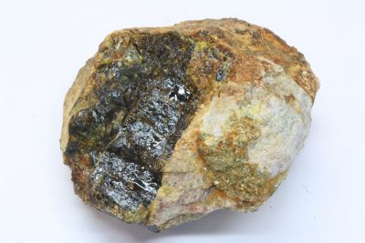 Euxenitt B 52g 3.5×3.5cm fra Iveland Norge
