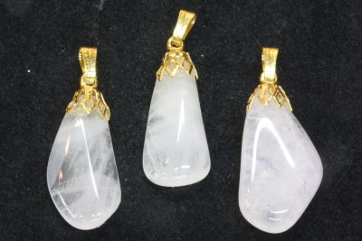 Melkekvarts tulipananheng med gullfarget topp ca 3cm fra Årvoll i Moss.