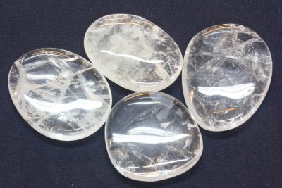 Bergkrystall polert flat lommestein  4 til 5cm