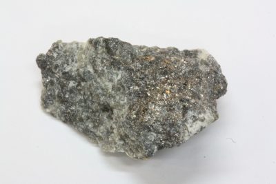 Tellurobismuthitt 8g 2.5 x 3cm C fra Mångfallberget, Skellefteå, Västerbotten, Sverige.