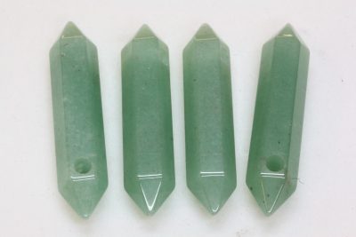 Aventurin lys grønn stavanheng 5cm med 4mm hull