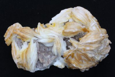 Barytt, Vanadinitt  380g 6.5 x 10.5cm  fra Mibladen Midelt, Marokko.