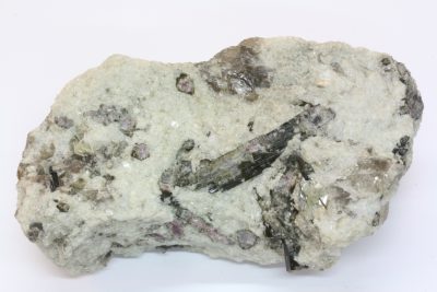 Elbaitt, turmalin 304g  5.5 x 10.5cm fra Ågskaret, Meløy, Nordland, Norge.