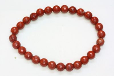 Jaspis brun strikkarmbånd med 6mm kuler 18cm langt