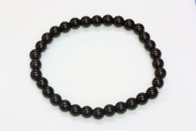 Onyx sort strikkarmbånd med 6mm kuler 18cm