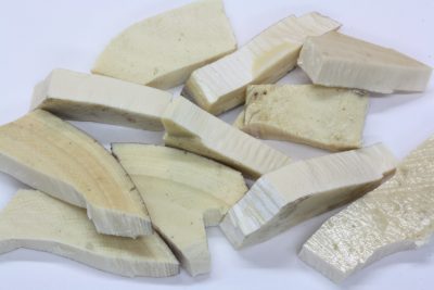 Elfenben fra Ullhåret Mammut    3 til 4cm 10 til 15000 år gammel, Taimyrhalvøya, Sibir, Russland.