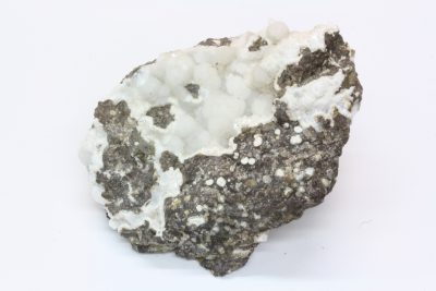 Thomsonitt-Ca  variant Faroelitt  106g 5 x 7cm fra Beingjogv, Eidi, Eysteroy, Færøyene.